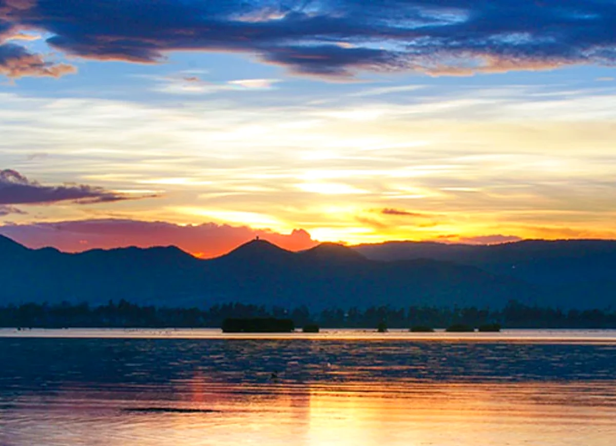 Evening light over Erhai Lake, Dali