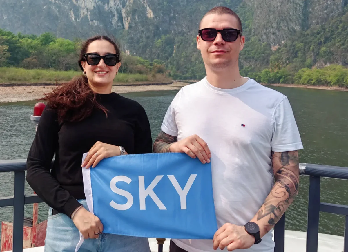 YunSky travellers beside the Li River and Guilin’s karst mountains