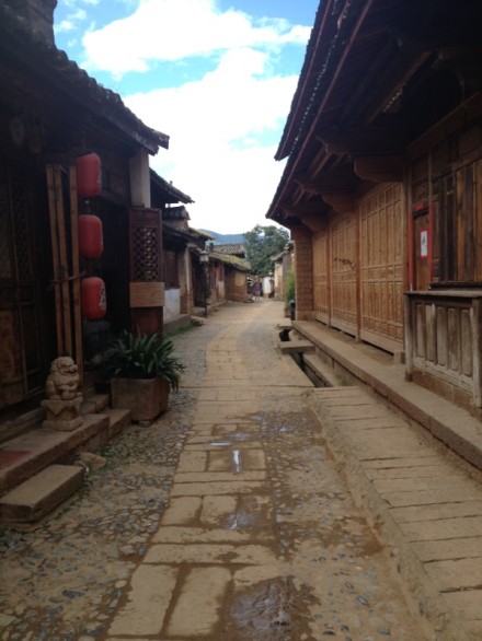 Shaxi sideng street in western yunnan 01