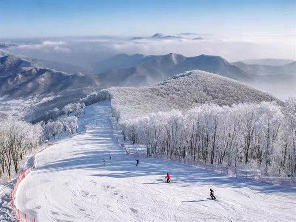 Ski slopes overlooking Songhua Lake and Jilin City Ski slopes overlooking Songhua Lake and Jilin City