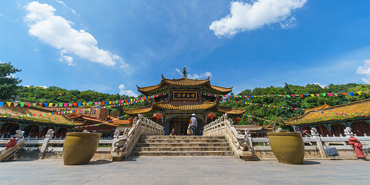 How to Spend a 12 Hour Layover in Kunming