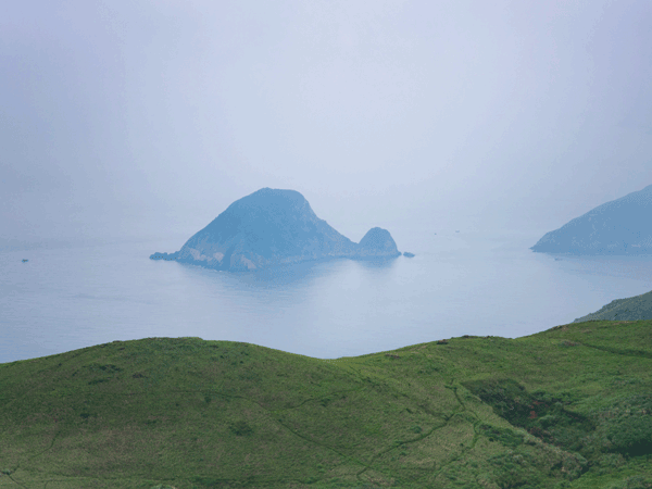 Grassy hills on Dayushan Island in Fujian Grassy hills on Dayushan Island in Fujian