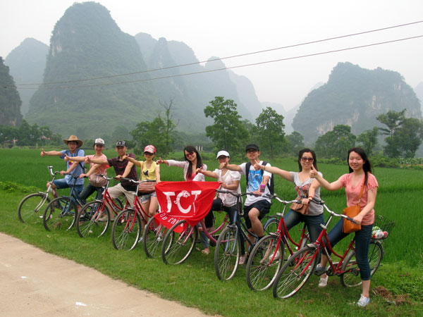 Do sightseeing in yangshuo countryside 13