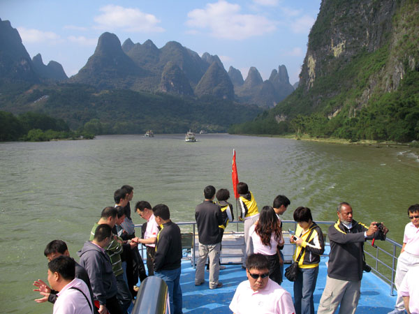 Hiking along Li River