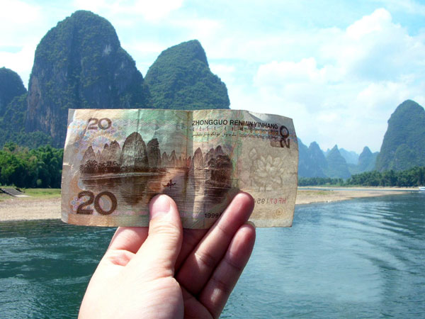 Hiking along Li River