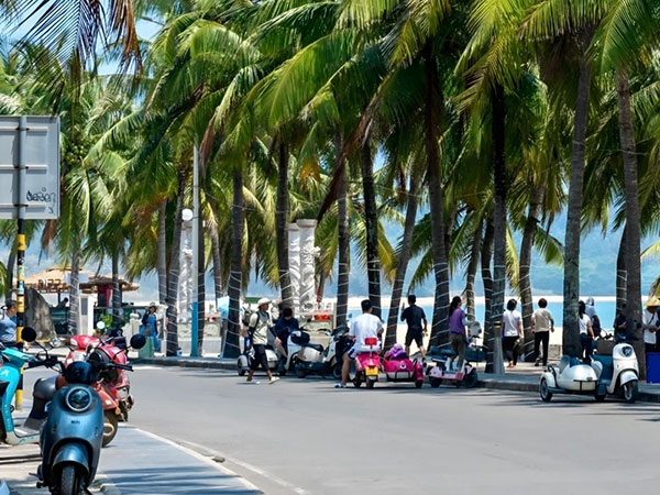Riyue Bay in Wanning