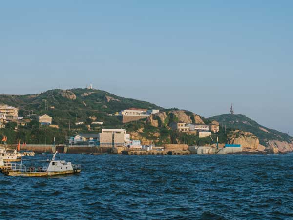 Coastal settlement on Mount Putuo Island Coastal settlement on Mount Putuo Island