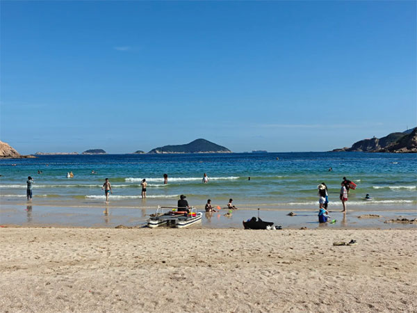 Cheung sha beach 01