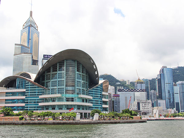 Hong kong convention and exhibition centre 01