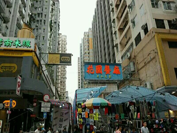 Ladies street 01
