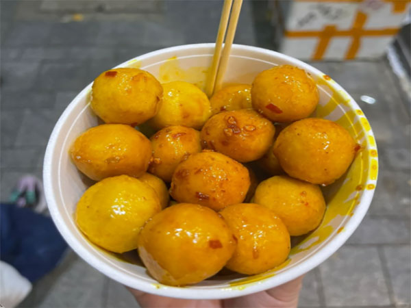 Hong kong curry fish balls 01