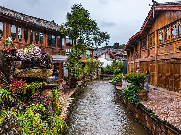 Stone lanes and traditional houses in Lijiang Old Town