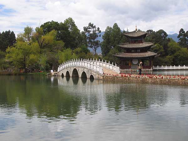 Lijiang black dragon pool 01