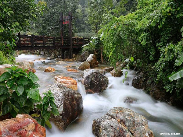 Meizhou Qiaoxi Ancient Charm Scenic Area