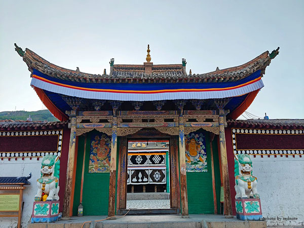 Rongwu monastery 3