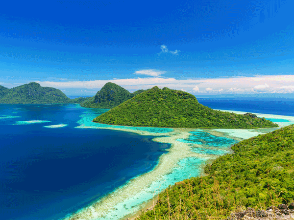Coral reefs and islands in the Nansha archipelago Coral reefs and islands in the Nansha archipelago